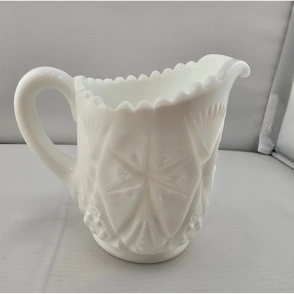 Vintage Milk Glass Creamer and Sugar Bowl Set Starburst mid-century‎ Farmhouse